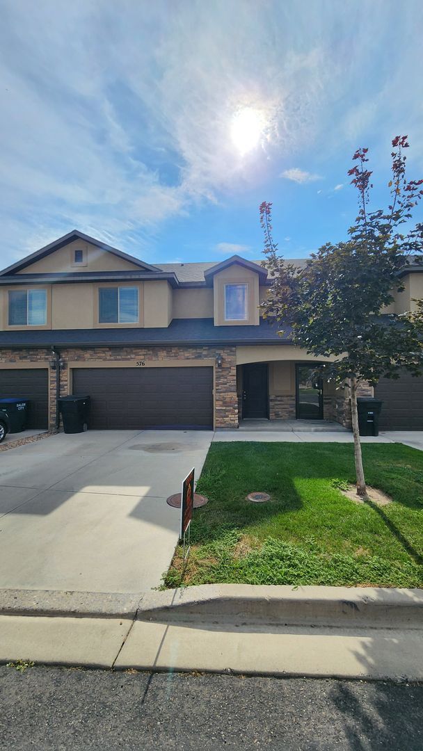 Photo - 576 N 220 E