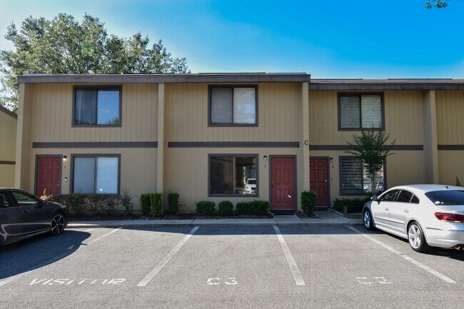 Spacious 2 Bed, 2.5 Bath Townhouse in Sout... - Spacious 2 Bed, 2.5 Bath Townhouse in Sout...