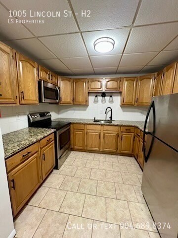 Building Photo - 1005 Lincoln St-H2 Unit H2 Rental