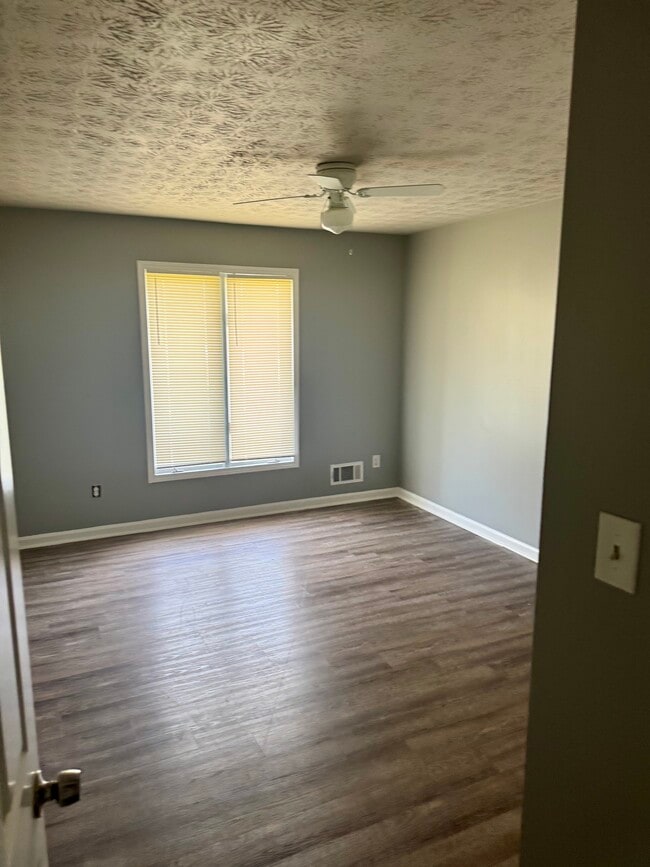 Photo - 2137 Fairway Ct SE Unit 2137