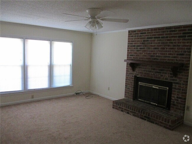 Building Photo - 305 Augusta Rd Rental
