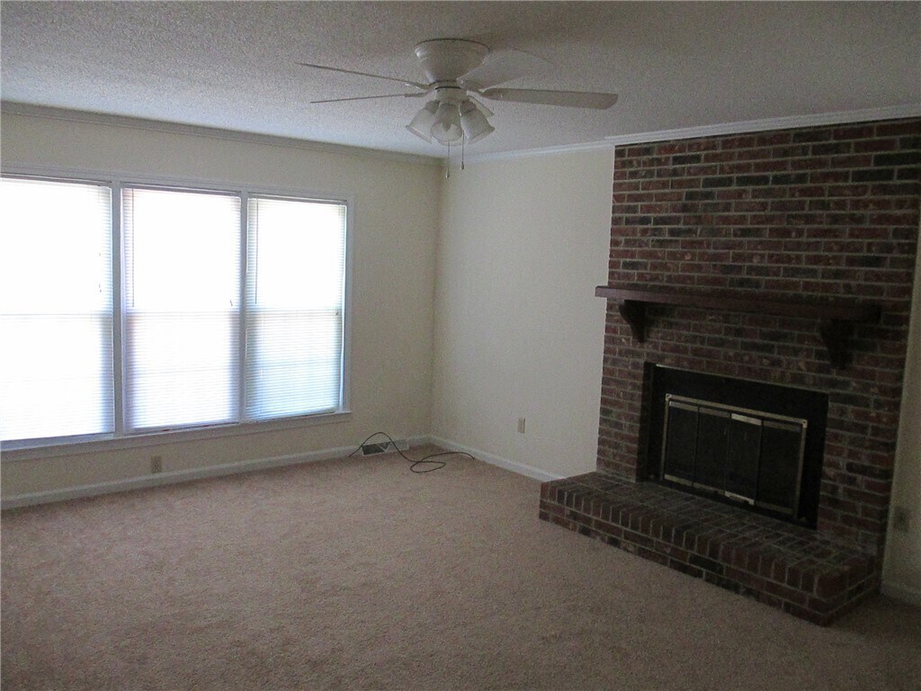 Photo - 305 Augusta Rd