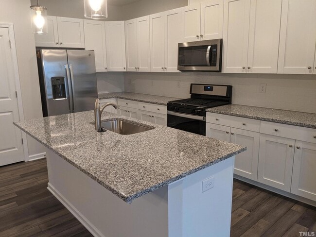 Photo - 912 Robbie Jackson Ln