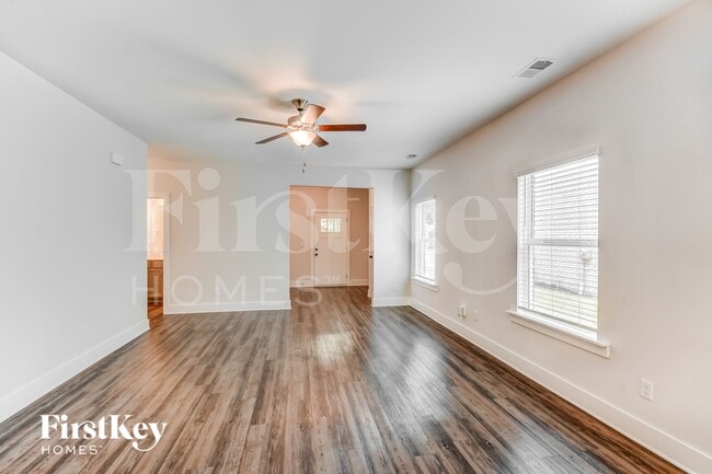 Photo - 1410 Woodridge Pl