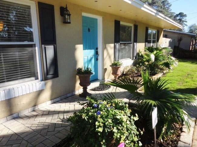 Photo - 280 Anderson Dr