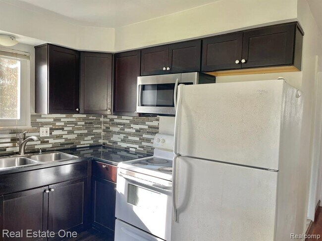 Photo - 100 W Hickory Grove Rd Unidad C1