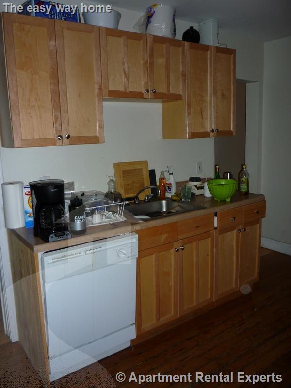 Building Photo - 64 Pleasant St Rental