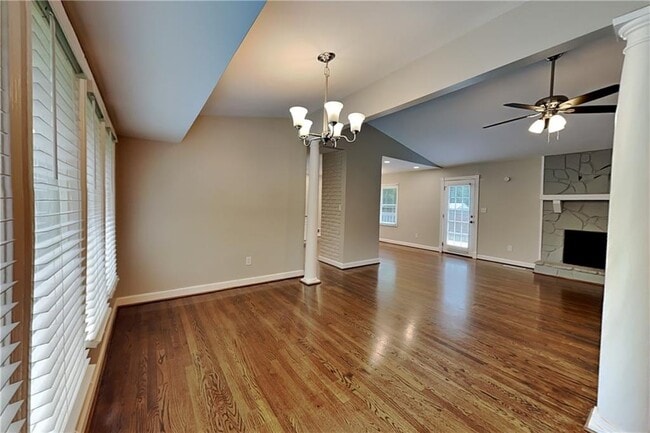 Photo - 3777 Junction Dr NW