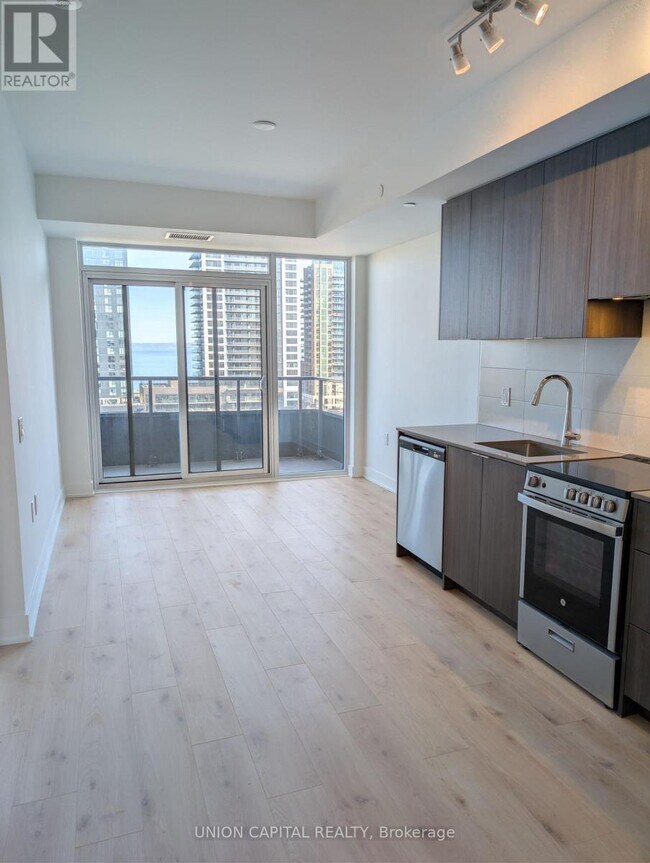 Photo - 2088 James St Unit 1007