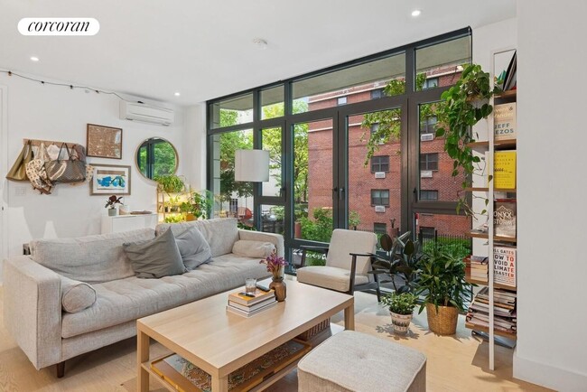 Photo - 112 Fleet Pl