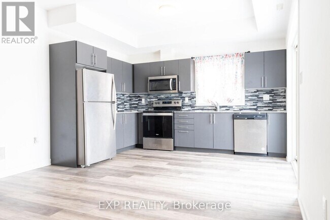 Photo - 205 W Oak Trl