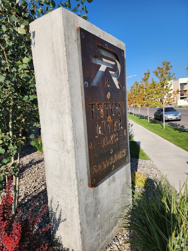 Building Photo - 280 E Lorene St Unit Apt 14102