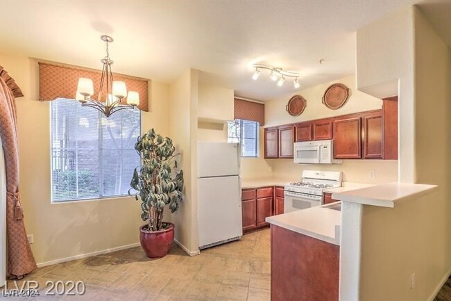 Photo - 9050 W Warm Springs Rd Condominio Unidad 1043