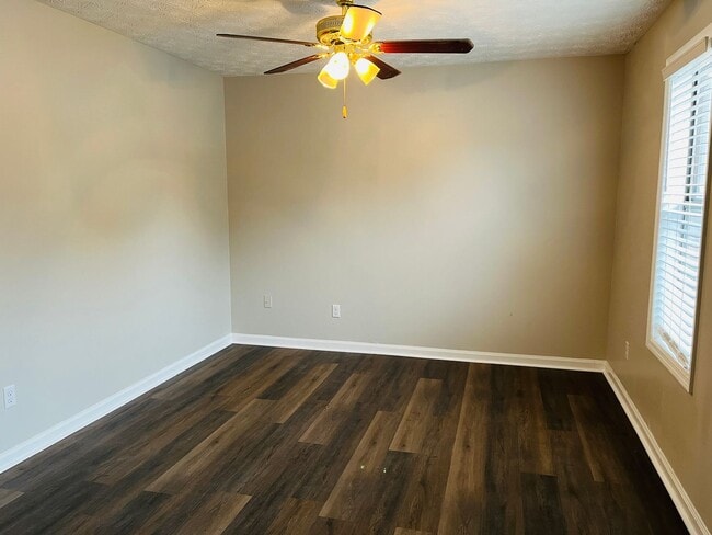 Photo - 145 Pine Terrace