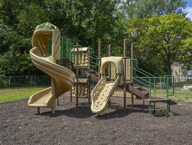 Photo - 5400-5600 E 84th Ter-21.5A Unit 21.5A