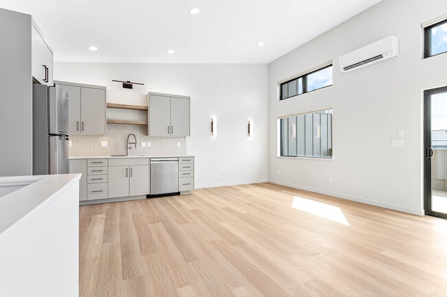 Photo - 2517 Vallette St