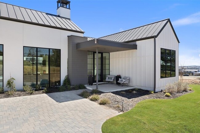 Photo - 5805 Twin Peaks Trce