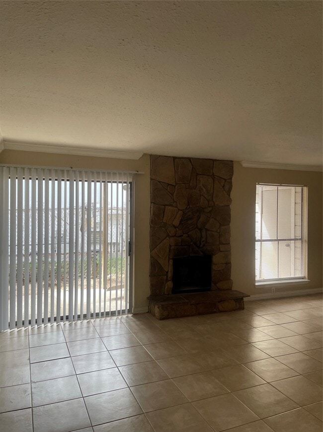 Photo - 17331 Red Oak Dr Unit 27