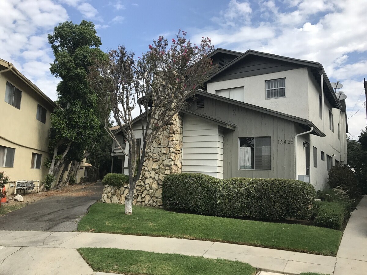 Photo - Parr, 10424-10425