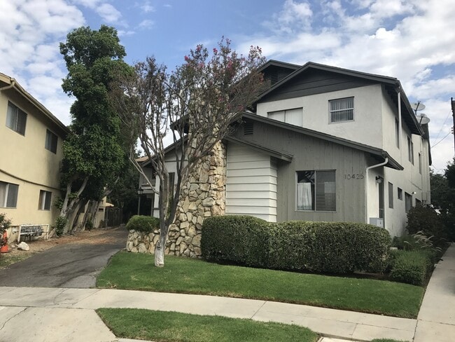 Building Photo - Parr, 10424-10425 Unit 10425 #D