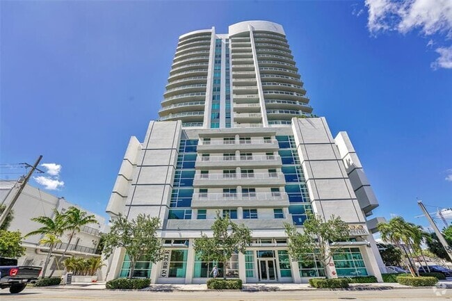 Building Photo - 315 NE 3rd Ave Rental
