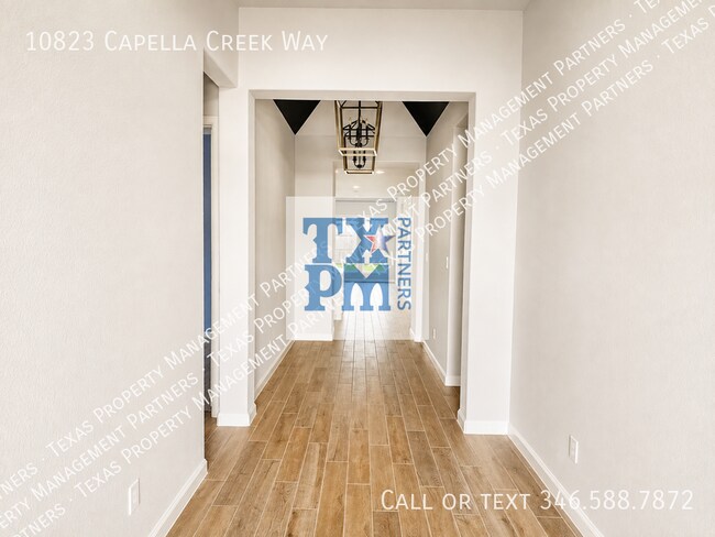 10823 Capella Crk Wy