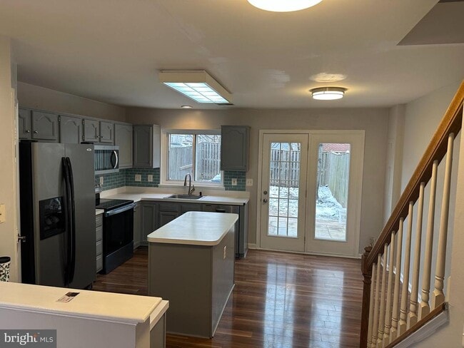 Photo - 43004 Beachall St