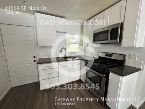 Photo - 11509 SE Main St