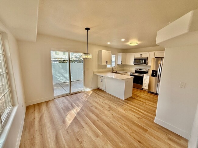 Photo - Remodeled 3-BR Lexington Townhome - End Unit