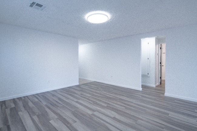 Photo - 8513 Wakefield Dr