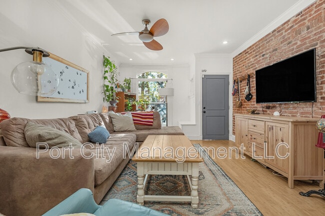 Photo - 210 S Bouldin St