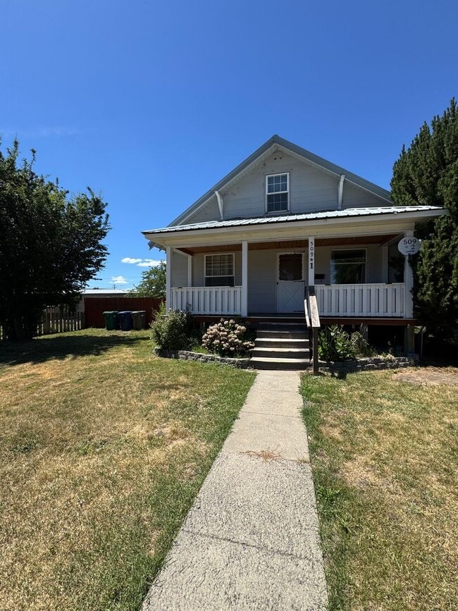 Building Photo - 509 N Cle Elum St Unit 1