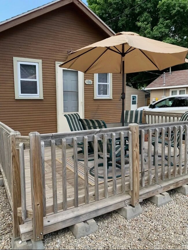 Photo - 106 15th Ave S