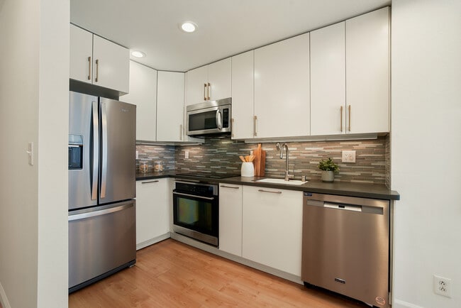 Photo - 1 Daniel Burnham Court Unit 407