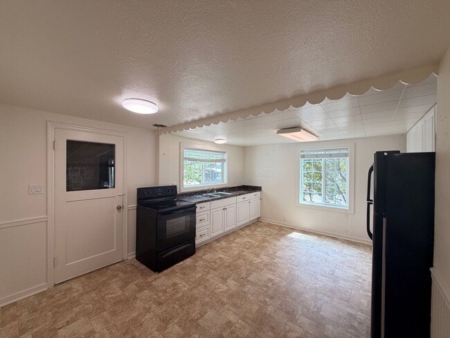 Photo - ~2 Bedroom House in Winston~