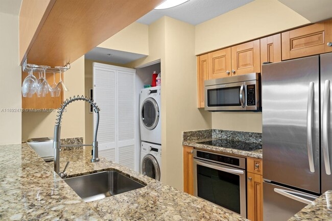 Photo - 347 N New River Dr E Unidad 2107