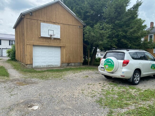 Rear Garage - 233 N 9th St