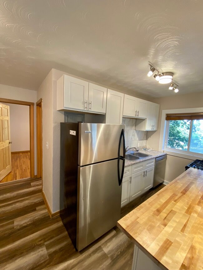 Photo - 2176 Dayton Ave