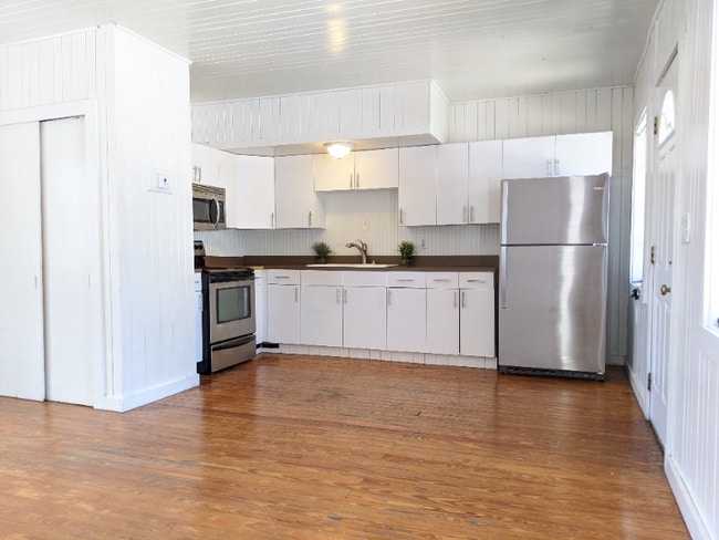 1530 11th Ave N Unit B