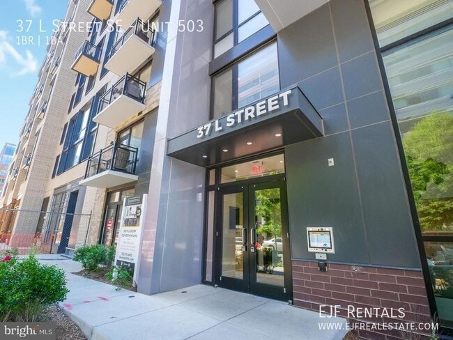 Photo - 37 L St SE Unit 503