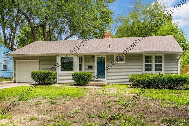 Building Photo - Available NOW in Raytown Rental