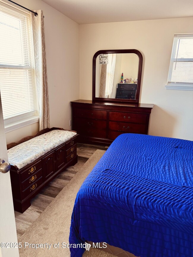 Photo - 200 Dunmore St