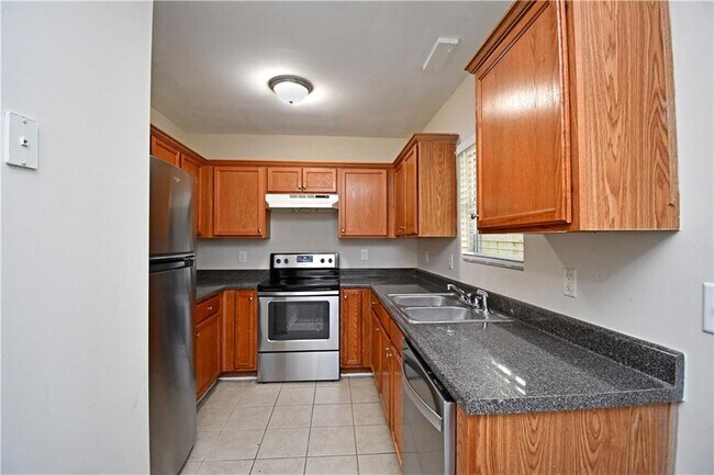 Photo - 639 Mill Stone Bluff