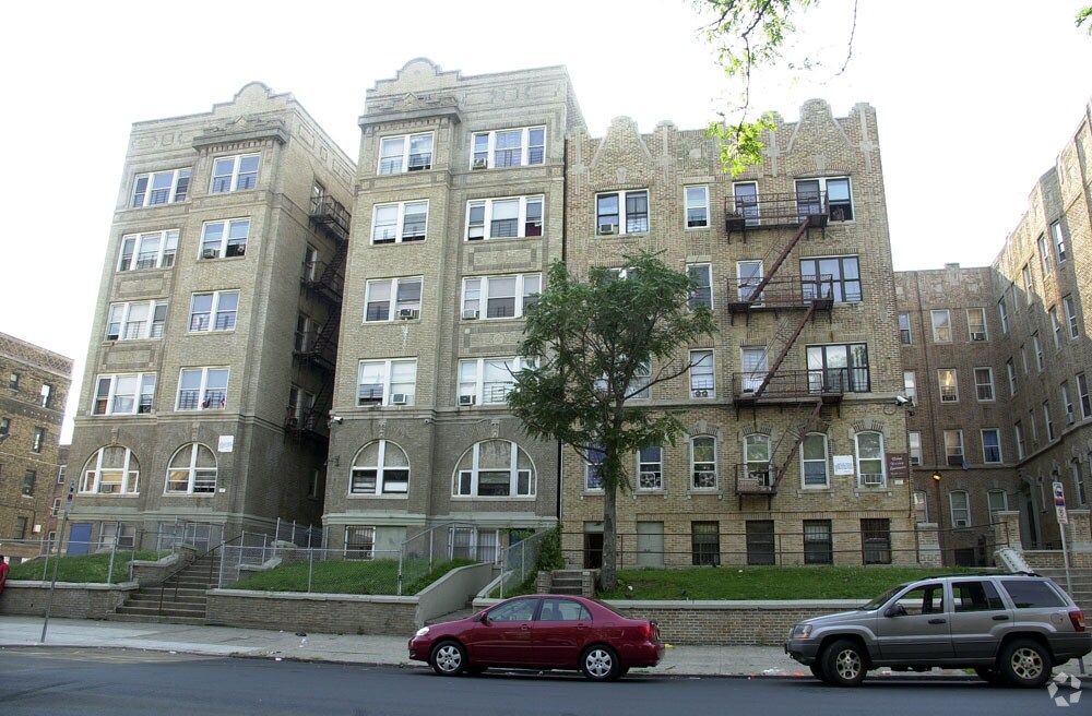 Photo - Spruce Spires Apartments