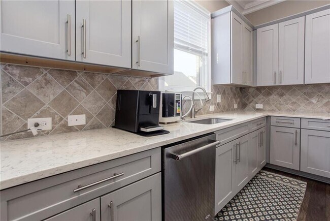 Photo - 4939 Kentwood Dr