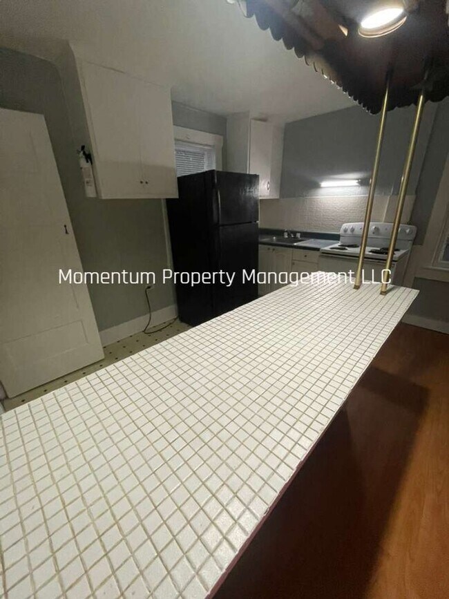 Photo - Beautiful One Bedroom One Bath- Apply FOR FREE today! Unidad C