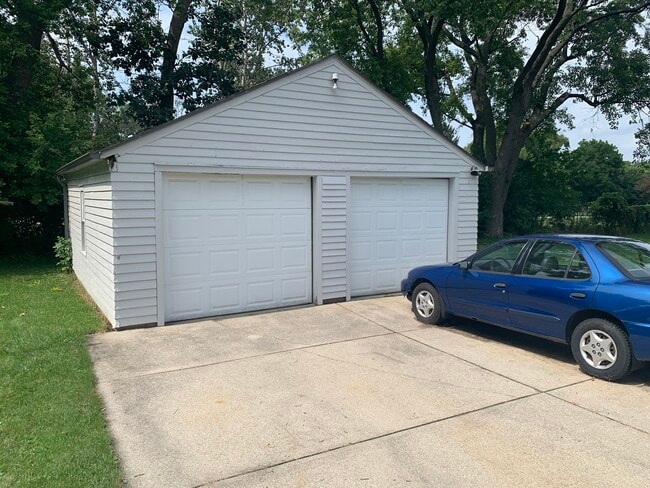 Photo - 3269 S 95th St