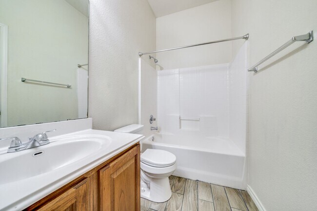 Photo - 4/2/2 in New Braunfels