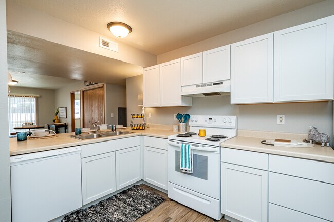 Eagle's Nest Apartments