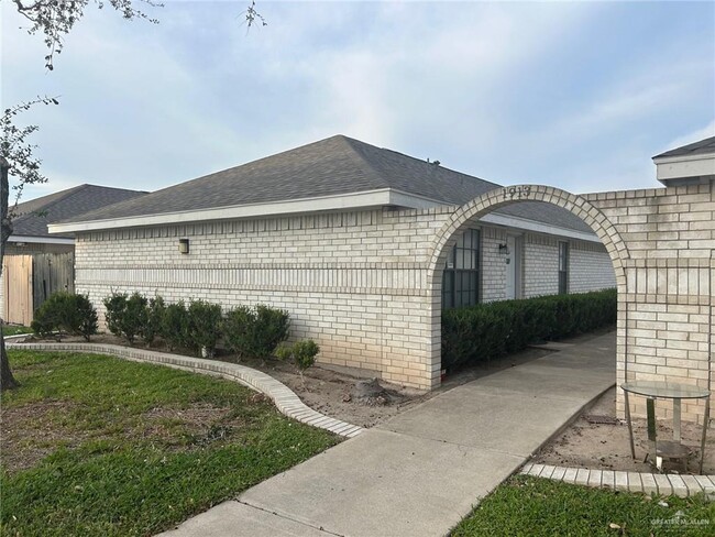 Building Photo - 8 Summer Breeze St